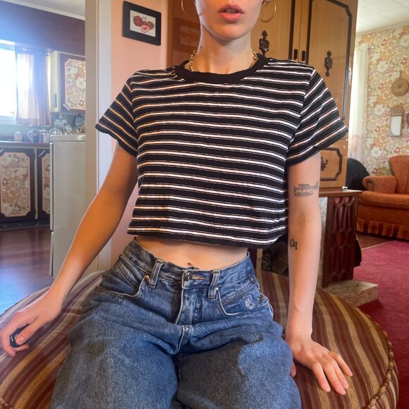 BDG black and white striped cropped grunge t shirt! - Picture 5 of 14